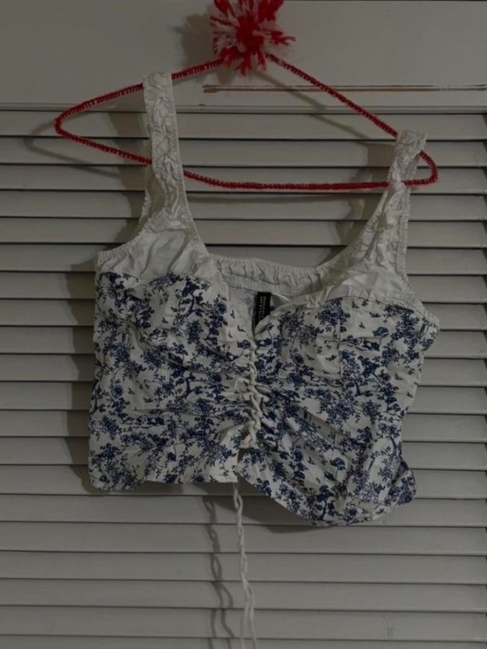 H&M Divided Blue & White Floral Cropped Tank Top